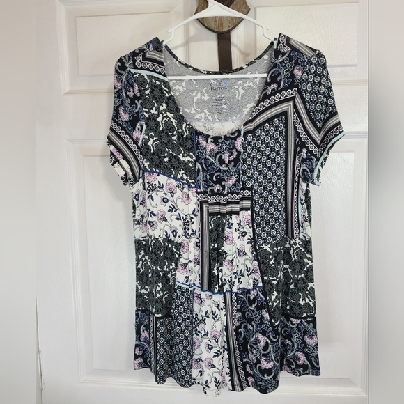 Croft and Barrow Woman's Short Sleeve Blouse, Size: Medium Color: Black - Picture 2 of 14